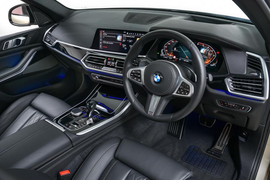 Торпедо BMW X5 M50d (G05) 2018 года  (ZA) (фото 37 из 40)